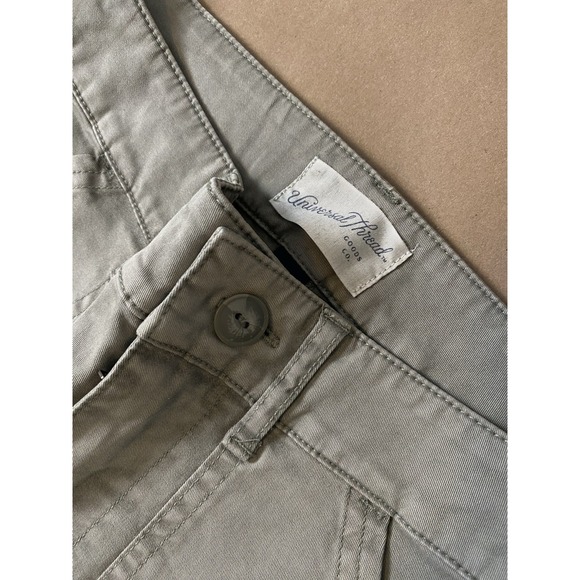 Universal Thread ( 0 ) Olive Mid-Rise Barrel Leg Utility Cargo Pants Women - Picture 7 of 13